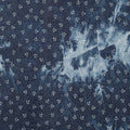 Leichter Jeansstoff Chambray Kleine Anker weiß auf Jeansblau Batiklook