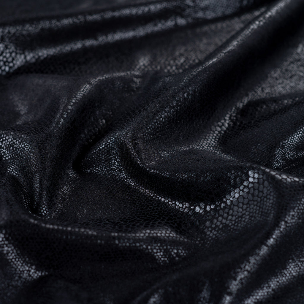 Punta Glossy Black Snake